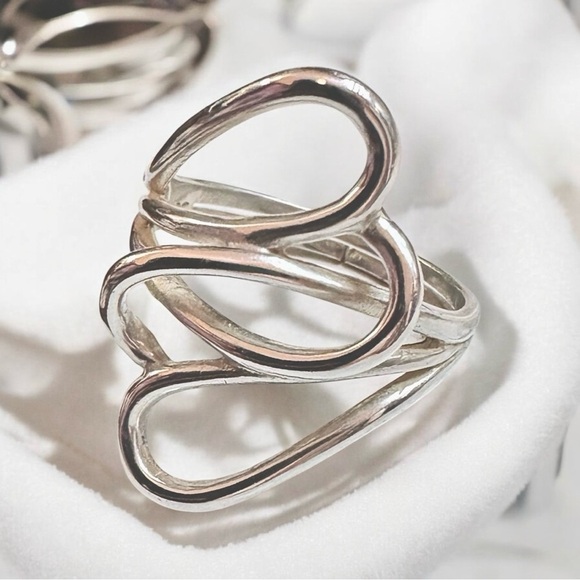 Sterling Silver Interlocked Hearts Bypass Ring (7) - Picture 2 of 8